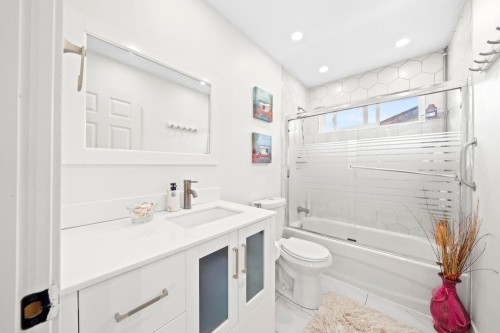 22905 113 Avenue, Maple Ridge, BC 