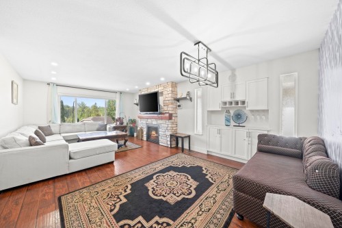 22905 113 Avenue, Maple Ridge, BC 