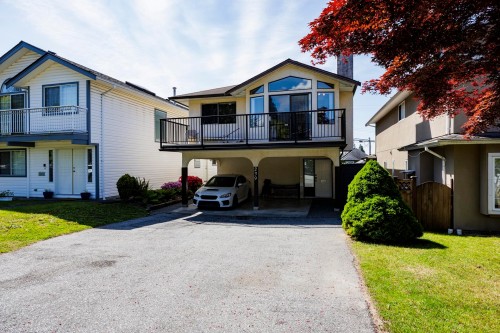 239 20th Street E North Vancouver, BC V7L 3A6