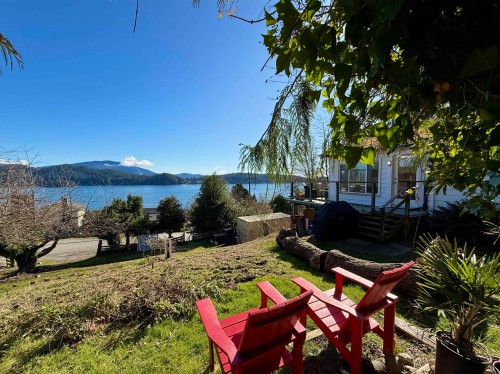 609 Glen Road  Gibsons, BC V0N 1V9