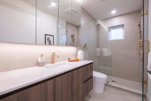 2665 Pender Street E, Vancouver, BC 