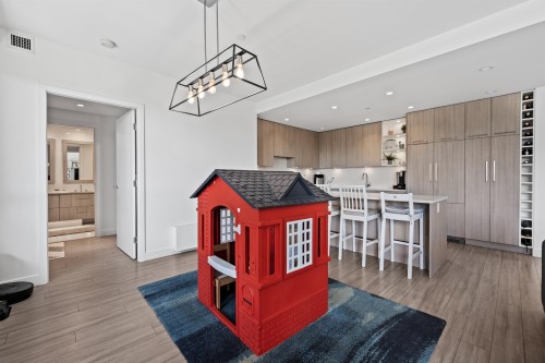 306-707 3Rd Street E, North Vancouver, BC 