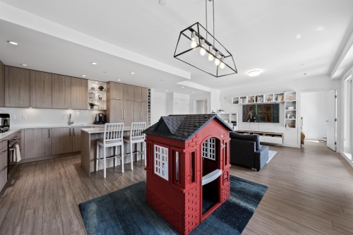 306-707 3Rd Street E, North Vancouver, BC 