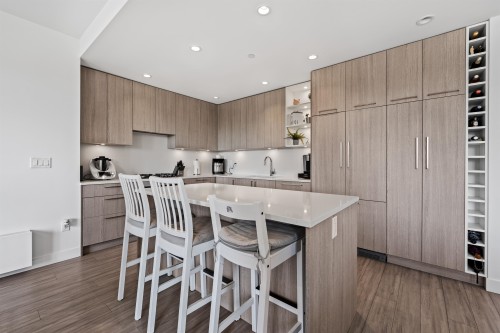 306-707 3Rd Street E, North Vancouver, BC 