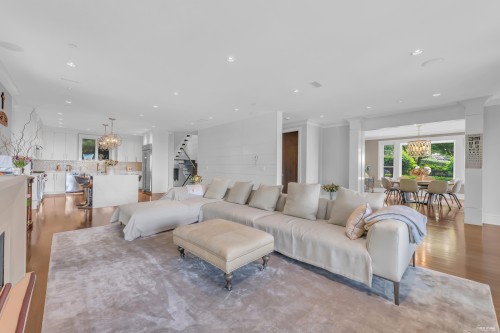 1108 Highland Place, West Vancouver, BC 