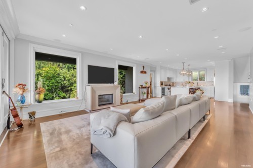 1108 Highland Place, West Vancouver, BC 