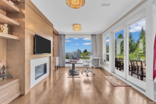 1108 Highland Place, West Vancouver, BC 