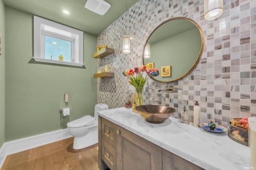 1108 Highland Place, West Vancouver, BC 