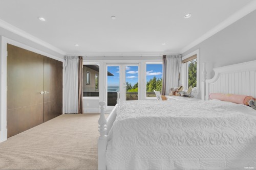 1108 Highland Place, West Vancouver, BC 