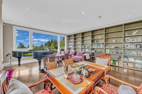 1108 Highland Place, West Vancouver, BC 