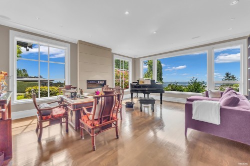 1108 Highland Place, West Vancouver, BC 
