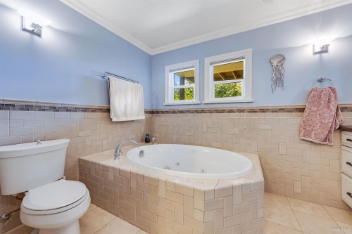 836 68Th Avenue W, Vancouver, BC 