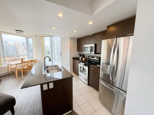 1602-1212 Howe Street, Vancouver, BC 