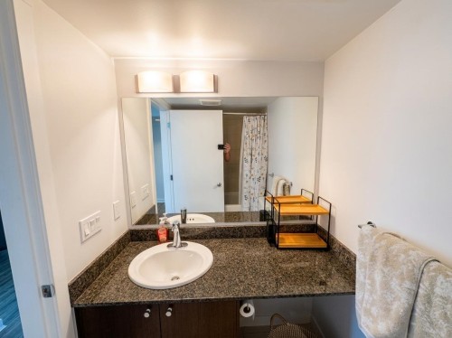 1602-1212 Howe Street, Vancouver, BC 