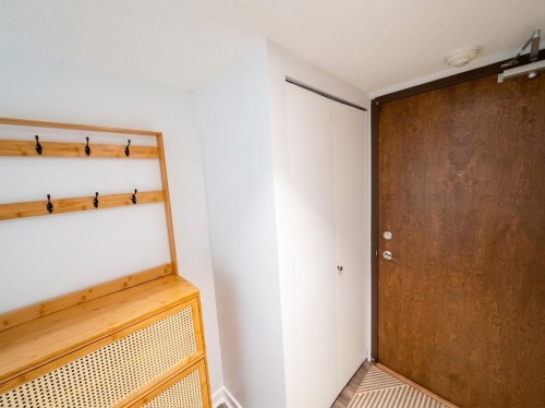 1602-1212 Howe Street, Vancouver, BC 