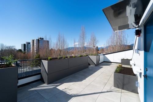 103-1550 3Rd Avenue E, Vancouver, BC 