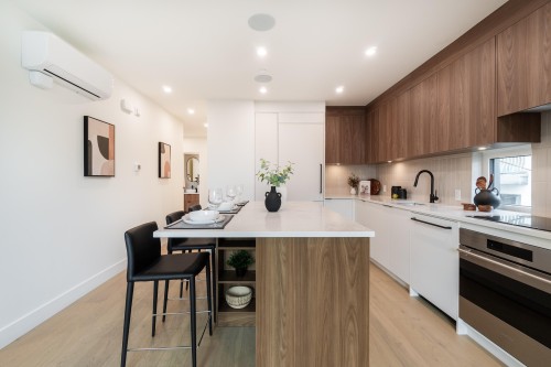 122-1552 3Rd Avenue E, Vancouver, BC 