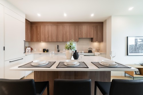 122-1552 3Rd Avenue E, Vancouver, BC 
