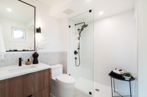 122-1552 3Rd Avenue E, Vancouver, BC 