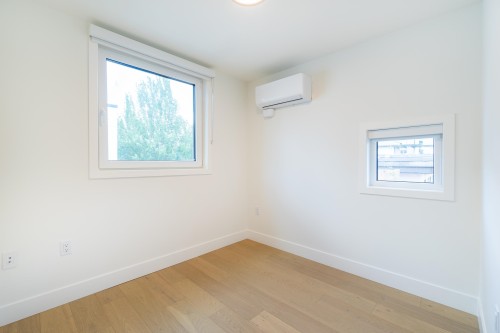 122-1552 3Rd Avenue E, Vancouver, BC 