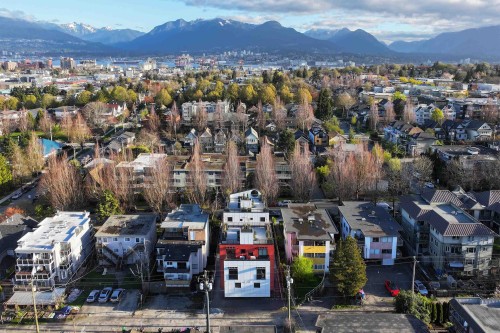 122-1552 3Rd Avenue E, Vancouver, BC 