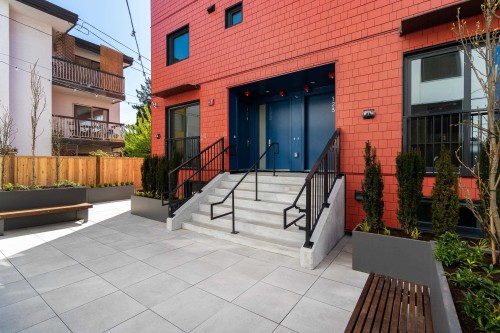 122-1552 3Rd Avenue E, Vancouver, BC 