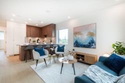 124-1552 3rd Avenue E Vancouver, BC V5N 1G9