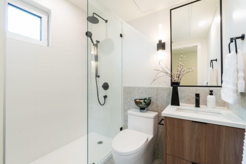 124-1552 3Rd Avenue E, Vancouver, BC 