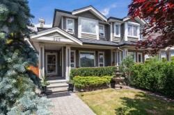 326 12th Street E North Vancouver, BC V7L 2J9