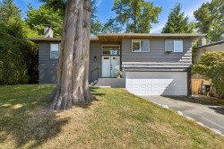 1214 Eastview Road  North Vancouver, BC V7J 1L6