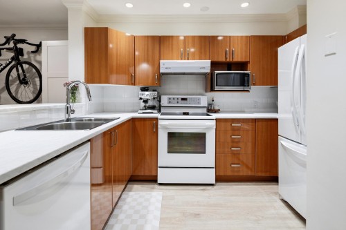114-155 3Rd Street E, North Vancouver, BC 