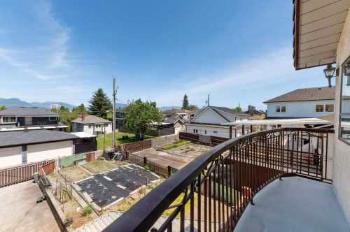 2411 39Th Avenue E, Vancouver, BC 