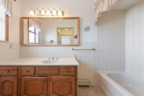 2411 39Th Avenue E, Vancouver, BC 