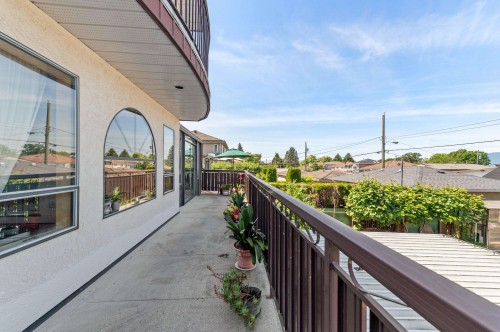 2411 39Th Avenue E, Vancouver, BC 