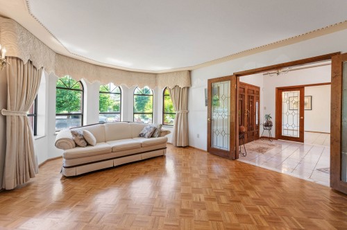 2411 39Th Avenue E, Vancouver, BC 