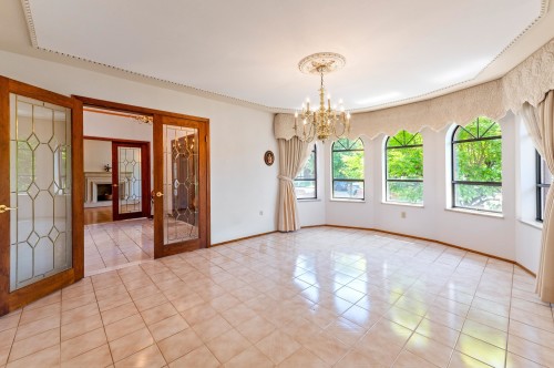 2411 39Th Avenue E, Vancouver, BC 