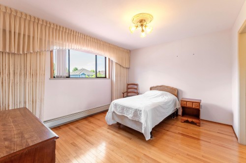 2411 39Th Avenue E, Vancouver, BC 