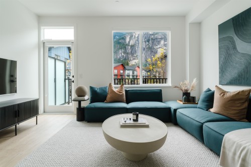38065 Helm Way, Squamish, BC 