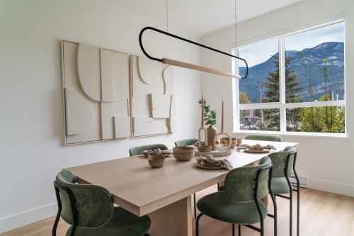 38065 Helm Way, Squamish, BC 