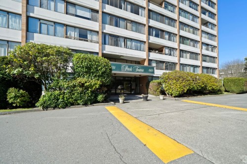 1002-6651 Minoru Boulevard, Richmond, BC 