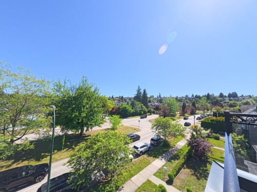 2-2557 King Edward Avenue W, Vancouver, BC 