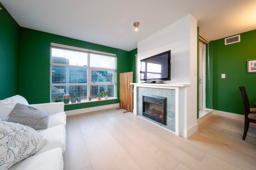 1709-6068 No. 3 Road  Richmond, BC V6Y 4M7