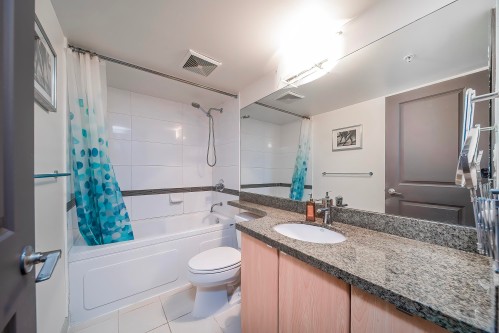 1709-6068 No. 3 Road, Richmond, BC 