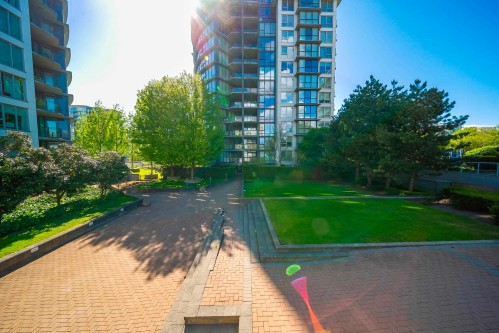 1709-6068 No. 3 Road, Richmond, BC 