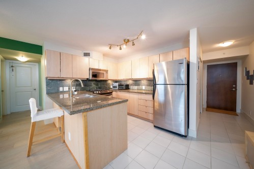 1709-6068 No. 3 Road, Richmond, BC 
