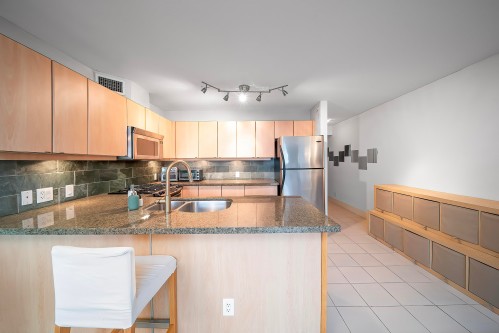 1709-6068 No. 3 Road, Richmond, BC 