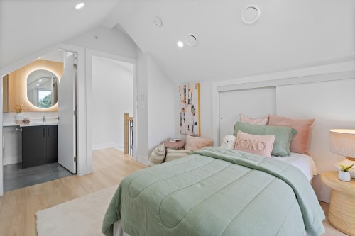 2371 Adanac Street, Vancouver, BC 