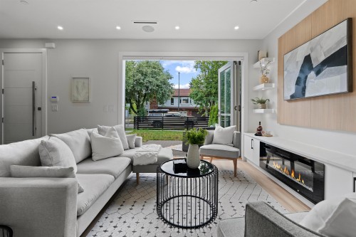 2371 Adanac Street, Vancouver, BC 