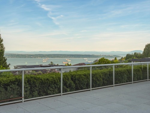 1574 Chartwell Drive, West Vancouver, BC 