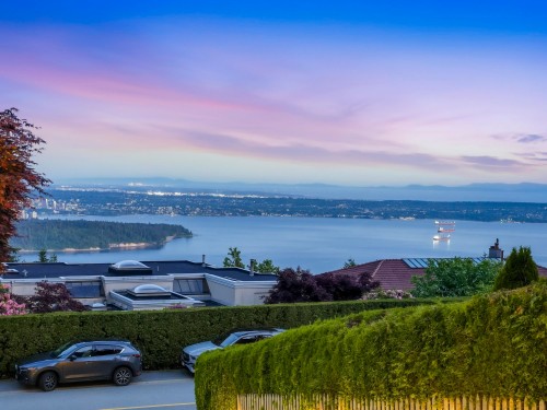1574 Chartwell Drive, West Vancouver, BC 